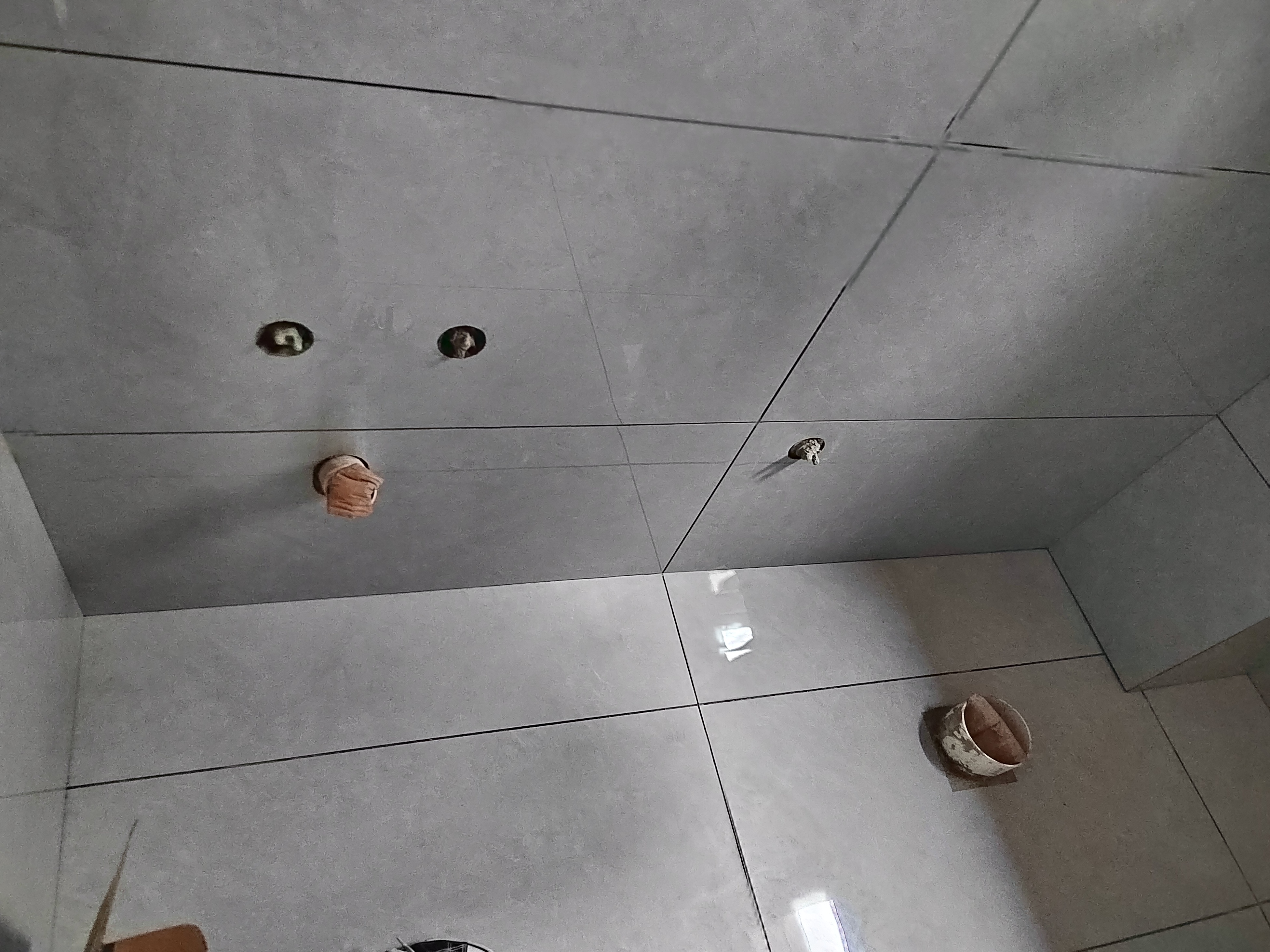 墙砖掉了几块怎么补救其他的(墙砖掉了几块怎么补救其他的砖)